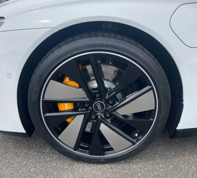 2022 Audi RS e-tron GT - Image 13 of 14