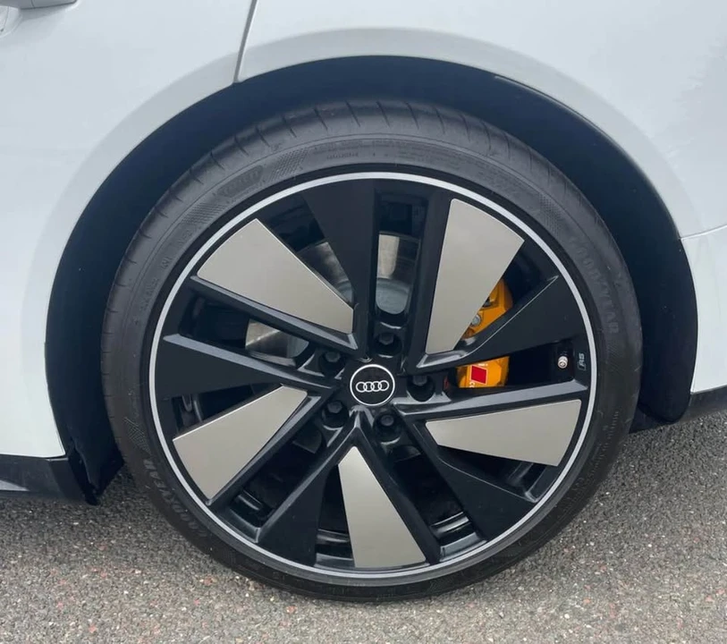 2022 Audi RS e-tron GT - Image 12 of 14