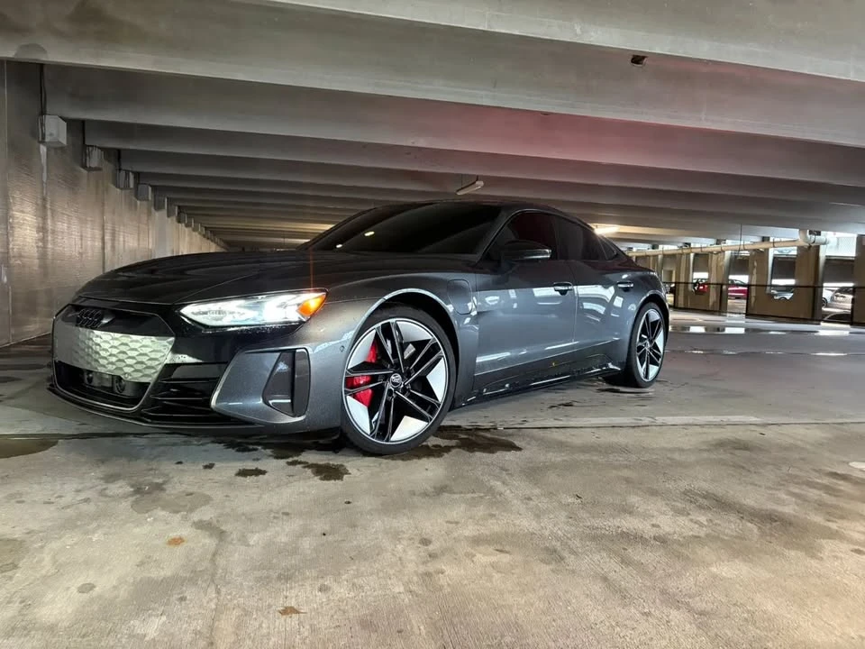 2022 Audi RS e-tron GT - Image 2 of 11