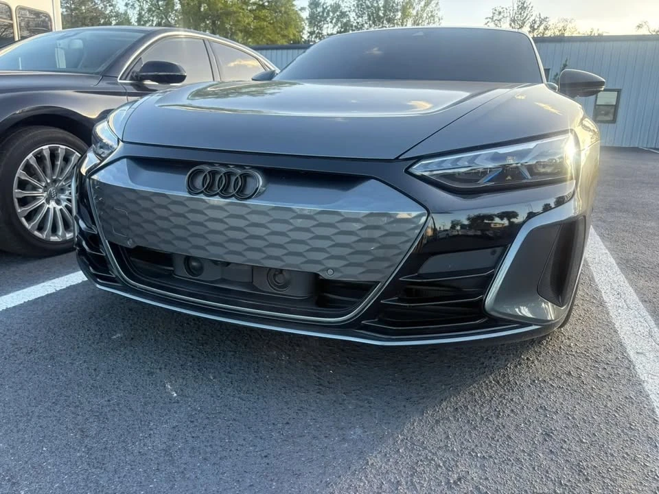 2022 Audi RS e-tron GT - Image 10 of 11