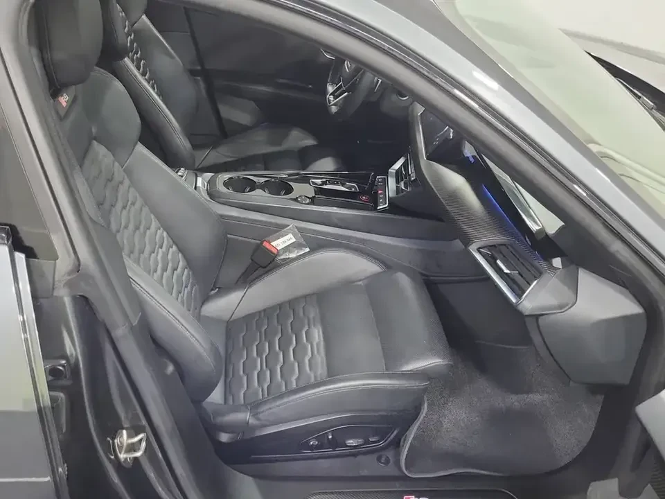 2022 Audi RS e-tron GT - Image 8 of 15