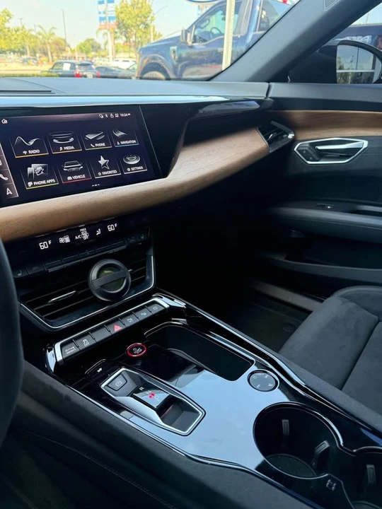 2022 Audi RS e-tron GT - Image 14 of 20