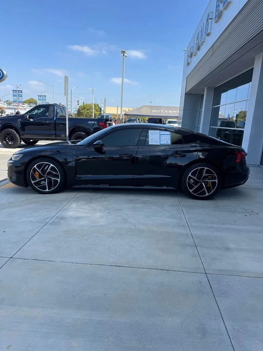 2022 Audi RS e-tron GT - Image 9 of 20