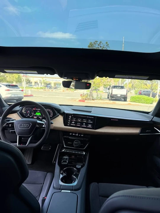 2022 Audi RS e-tron GT - Image 17 of 20