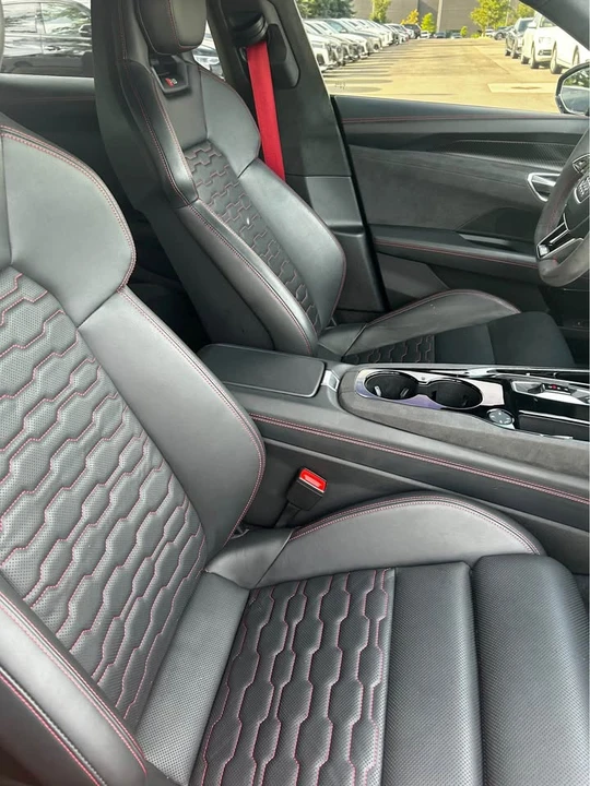 2022 Audi RS e-tron GT - Image 8 of 9