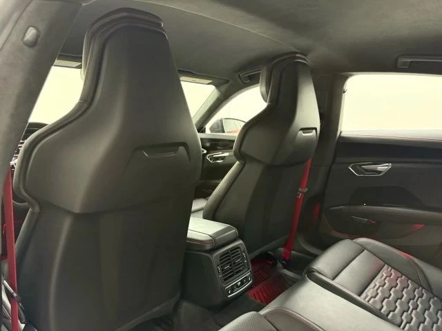 2022 Audi e-tron GT - Image 17 of 21