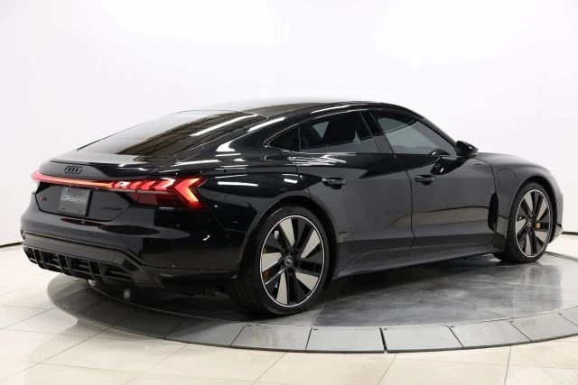 2022 Audi e-tron GT - Image 4 of 21