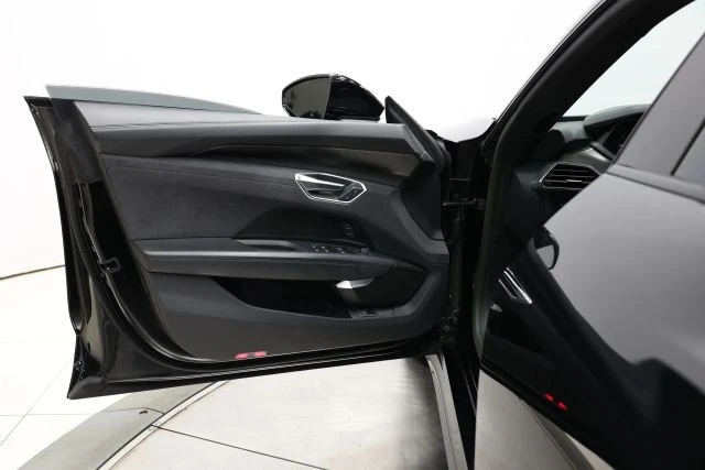 2022 Audi e-tron GT - Image 11 of 21