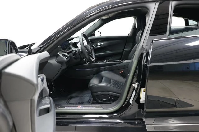 2022 Audi e-tron GT - Image 15 of 21