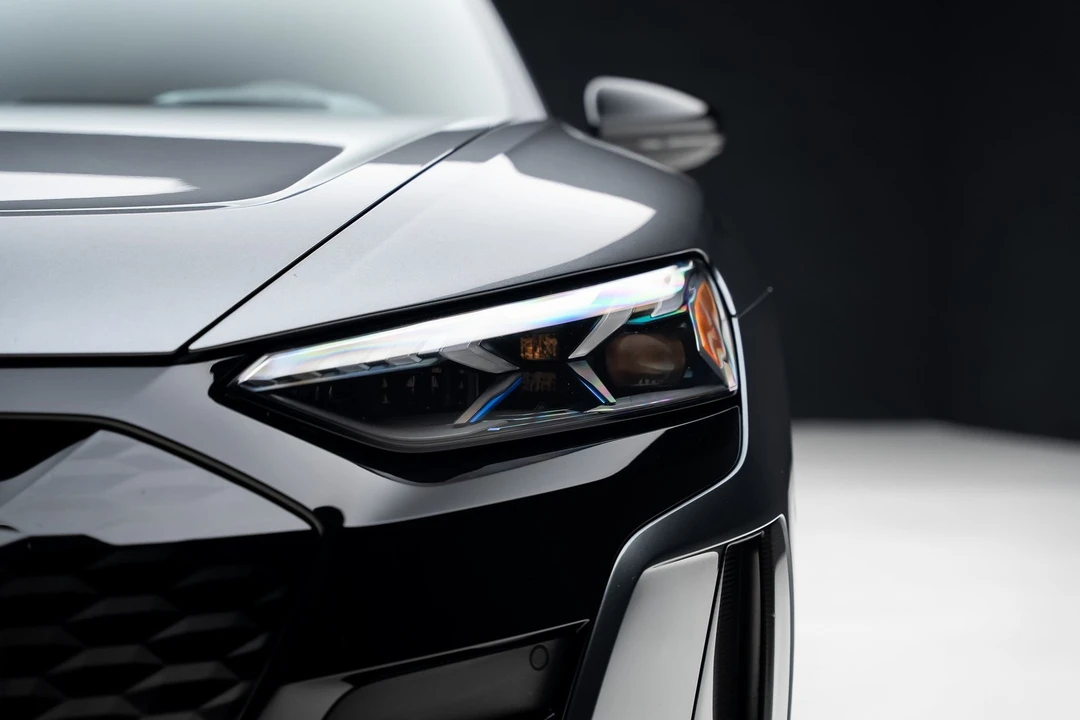 2022 Audi e-tron GT - Image 10 of 21