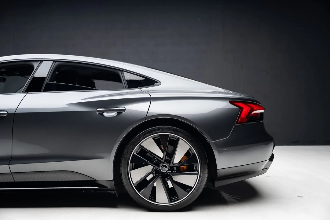 2022 Audi e-tron GT - Image 20 of 21