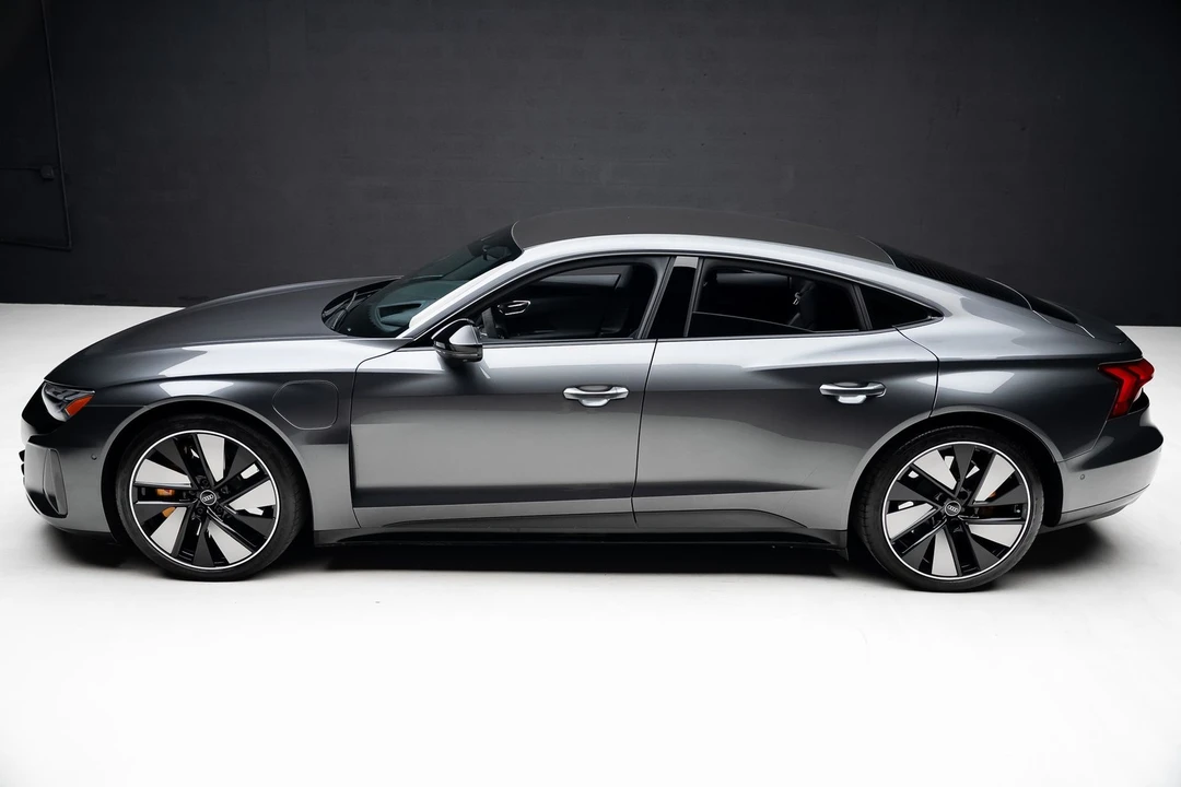 2022 Audi e-tron GT - Image 16 of 21