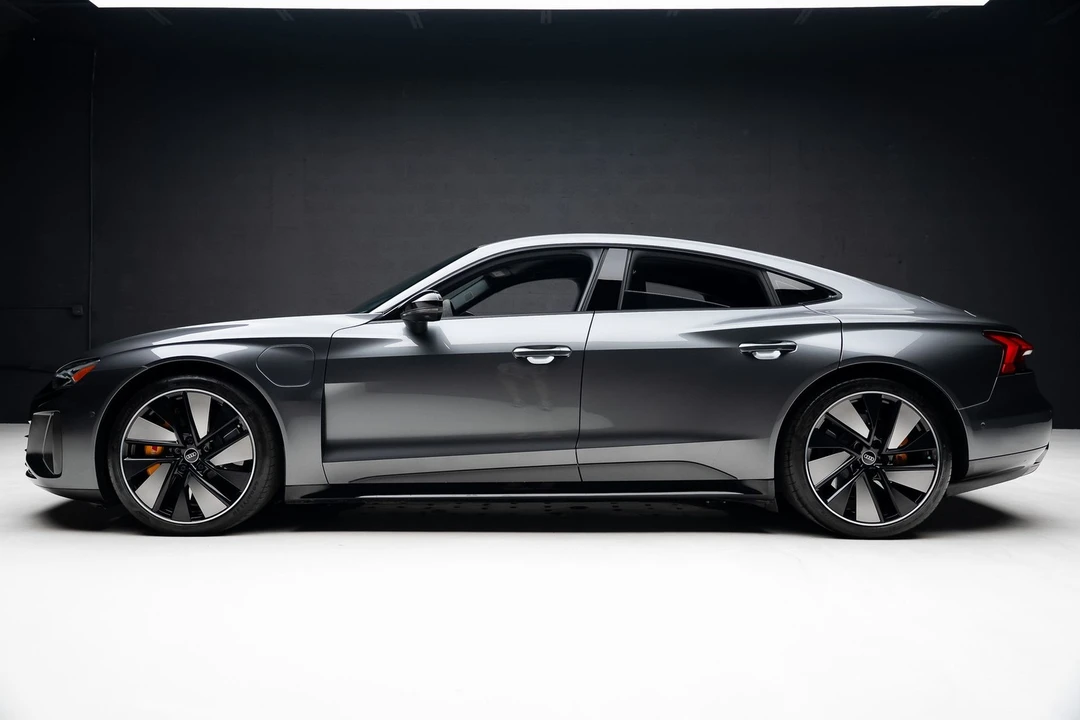 2022 Audi e-tron GT - Image 17 of 21