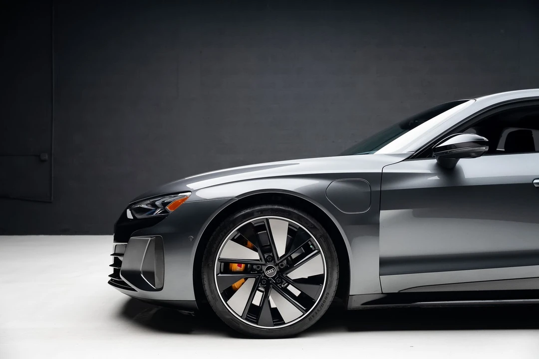 2022 Audi e-tron GT - Image 18 of 21