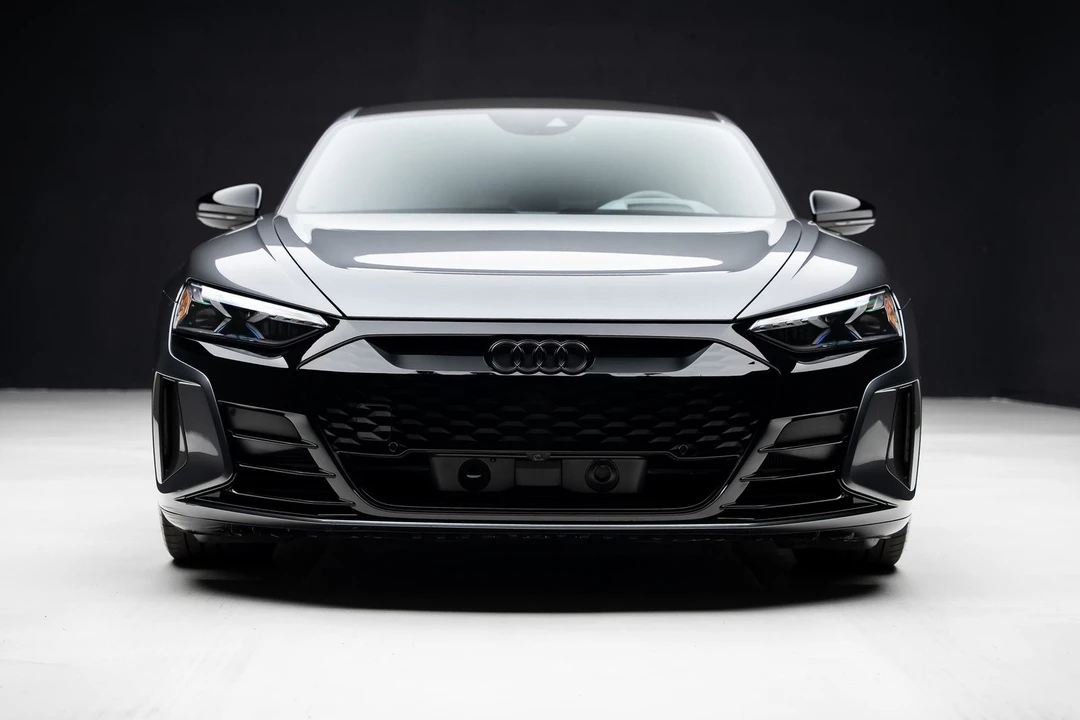 2022 Audi e-tron GT - Image 8 of 21