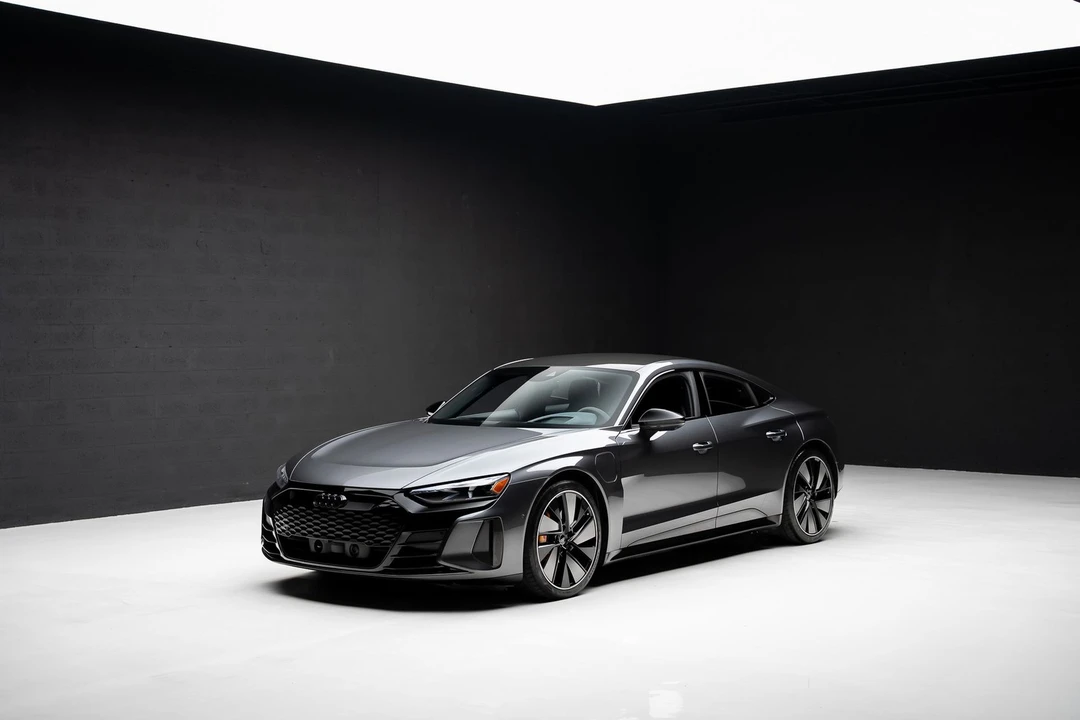2022 Audi e-tron GT - Image 4 of 21