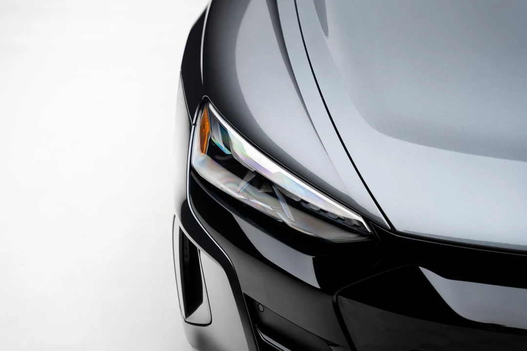2022 Audi e-tron GT - Image 12 of 21