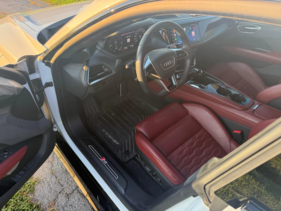 2022 Audi RS e-tron GT - Image 31 of 31