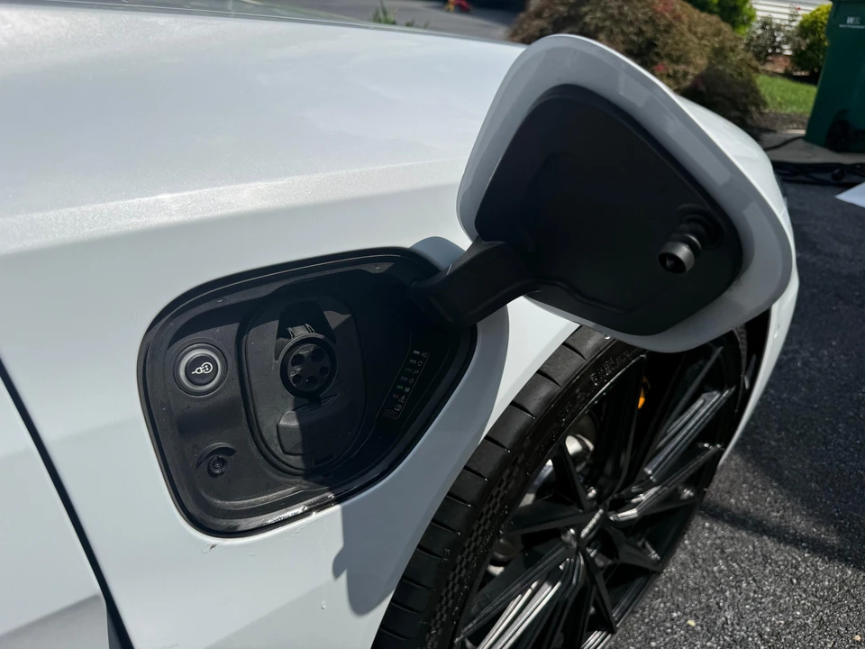 2022 Audi RS e-tron GT - Image 15 of 31