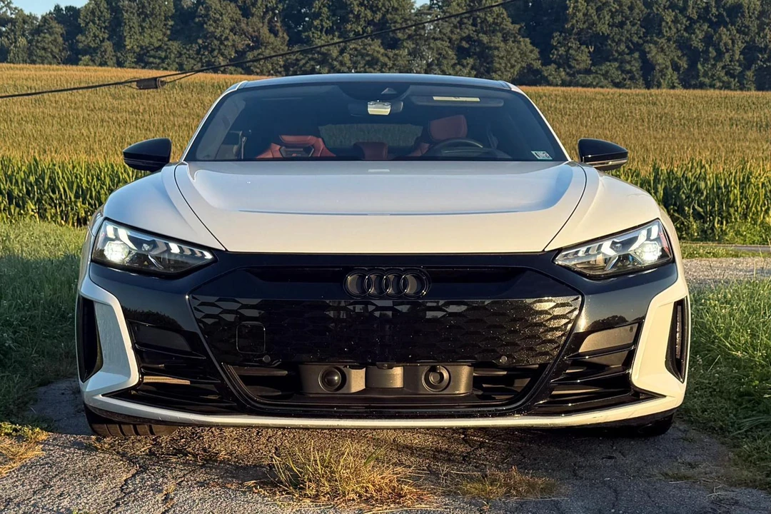 2022 Audi RS e-tron GT - Image 2 of 31