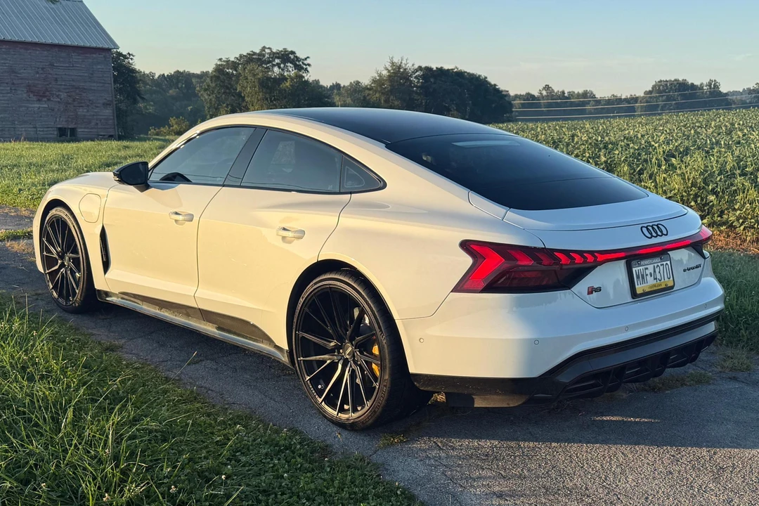 2022 Audi RS e-tron GT - Image 4 of 31
