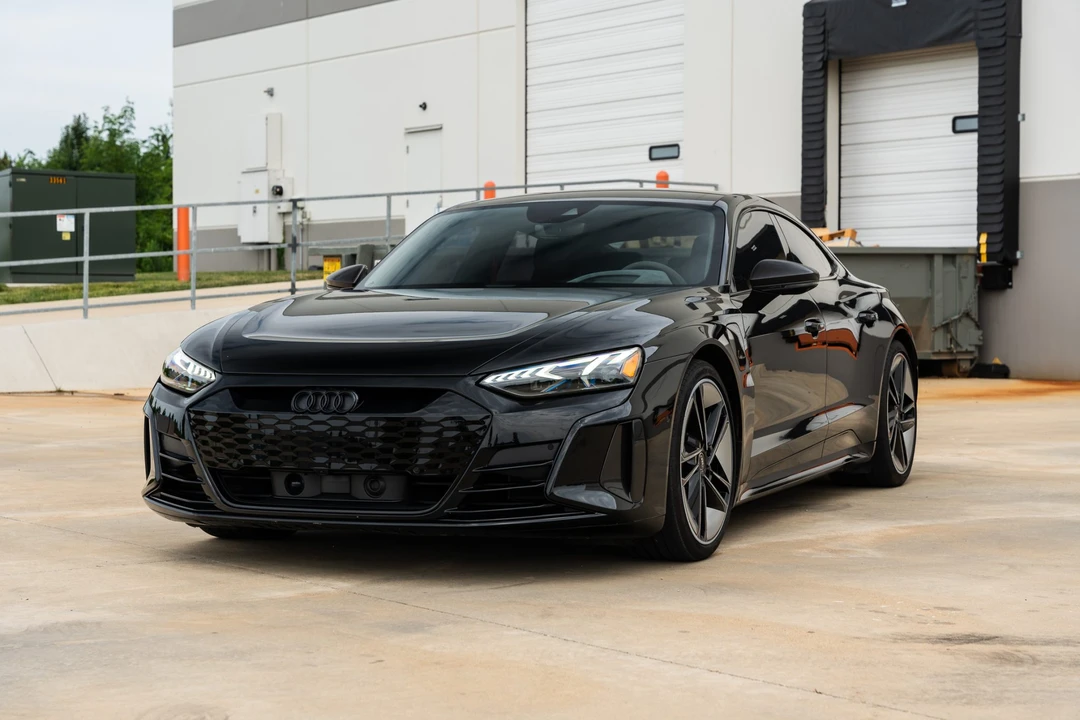 2022 Audi e-tron GT - Image 26 of 31