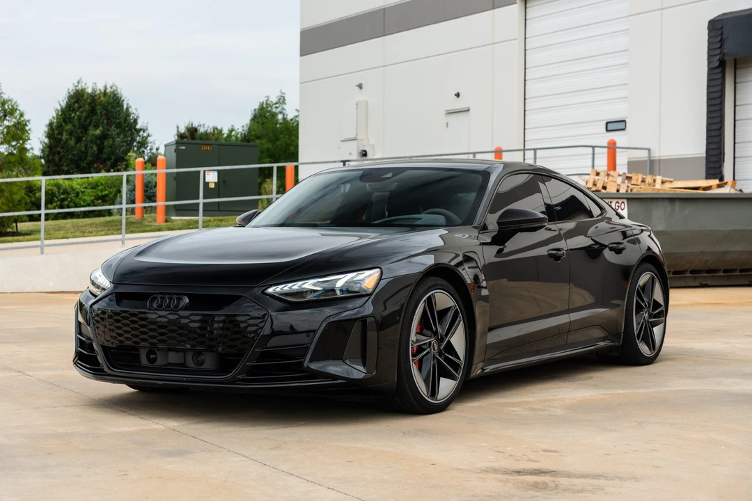 2022 Audi e-tron GT - Image 25 of 31