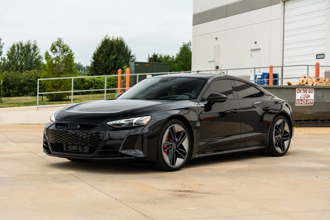 2022 Audi e-tron GT - Image 23 of 31