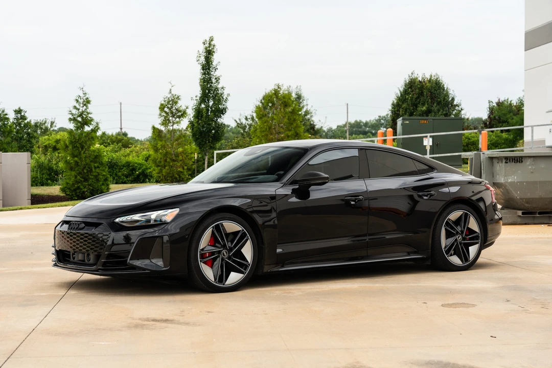 2022 Audi e-tron GT - Image 22 of 31