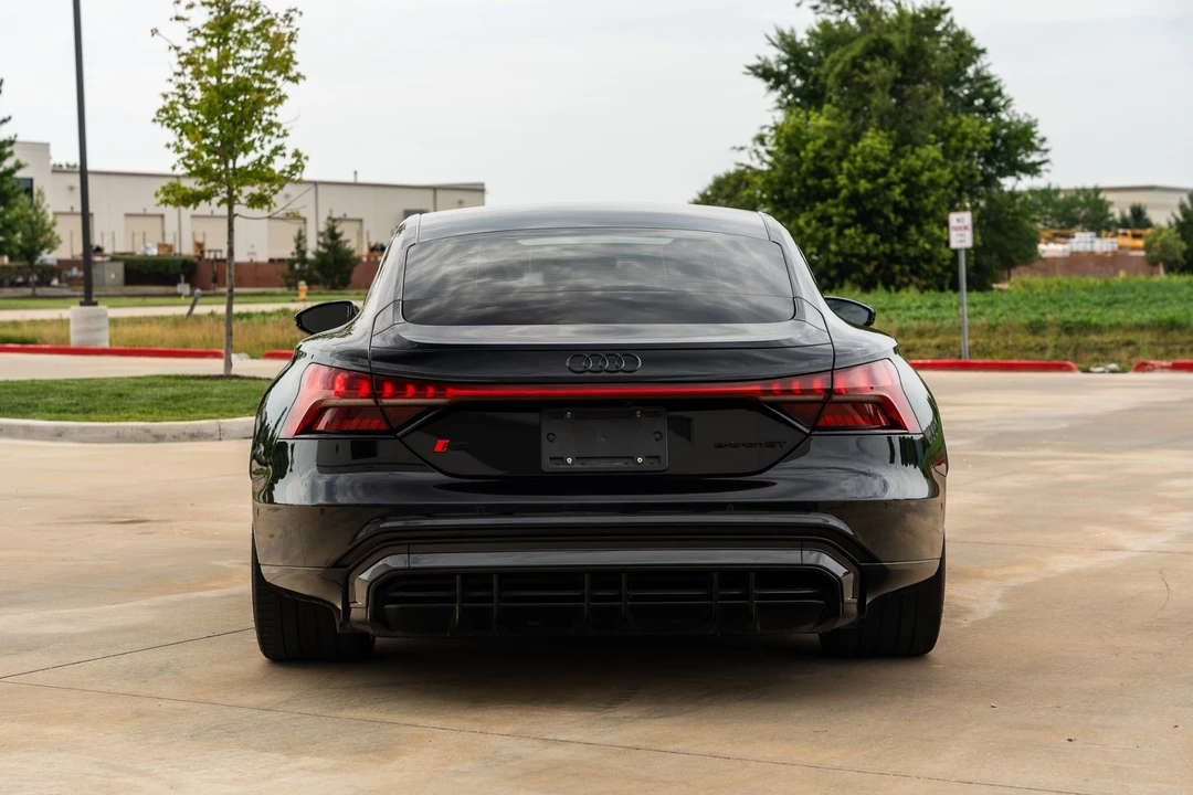 2022 Audi e-tron GT - Image 14 of 31