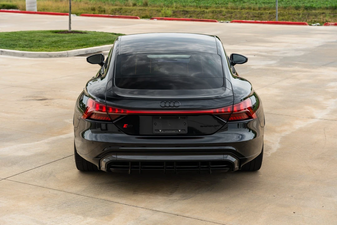 2022 Audi e-tron GT - Image 13 of 31