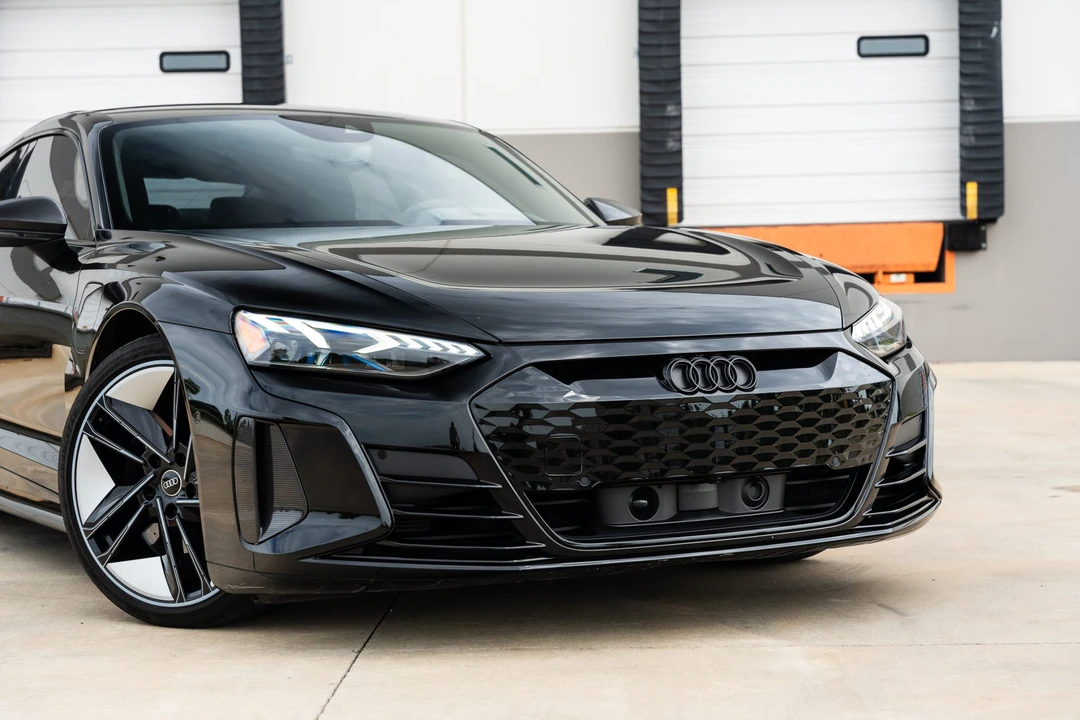 2022 Audi e-tron GT - Image 29 of 31