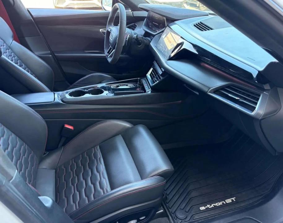 2022 Audi RS e-tron GT - Image 9 of 15