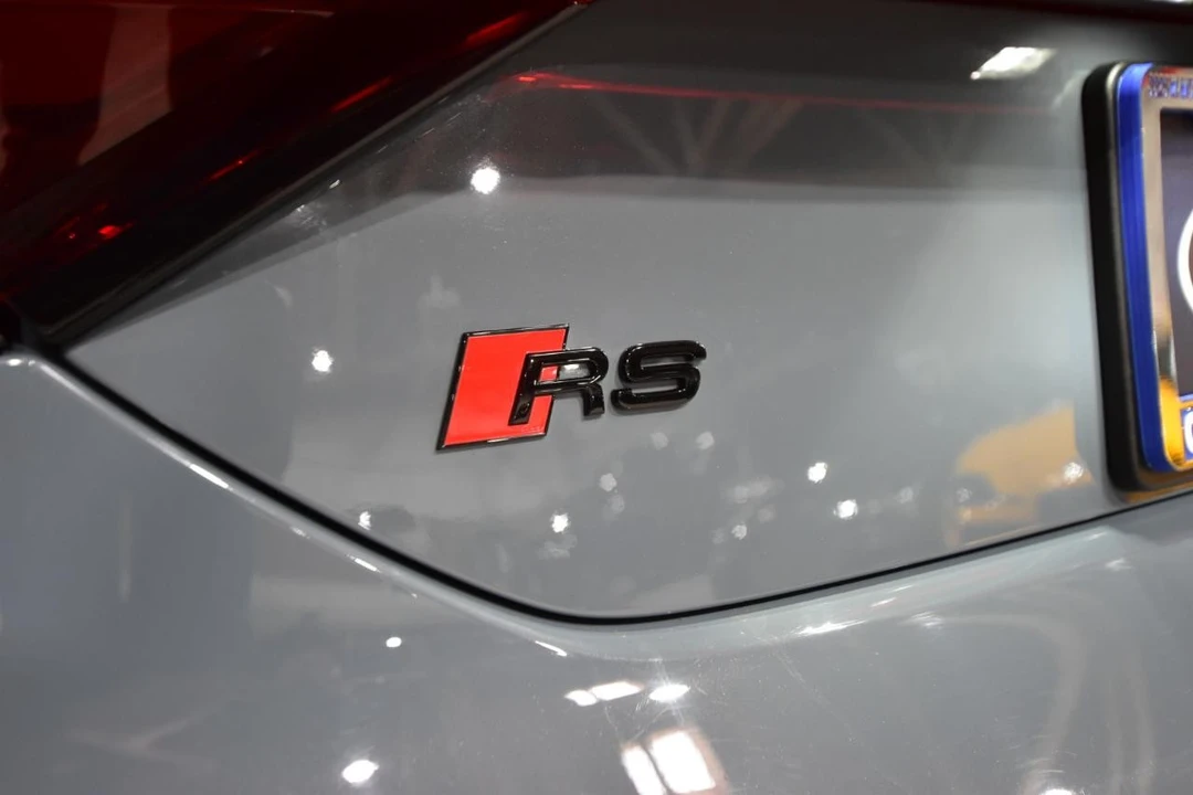 2022 Audi e-tron GT - Image 9 of 12