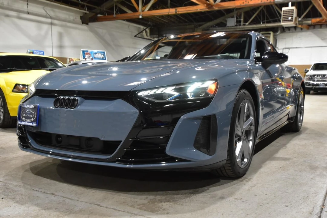 2022 Audi e-tron GT - Image 6 of 12