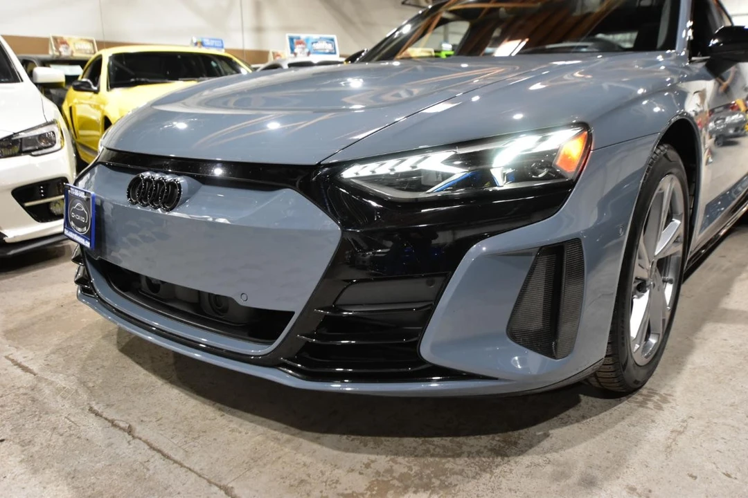 2022 Audi e-tron GT - Image 5 of 12