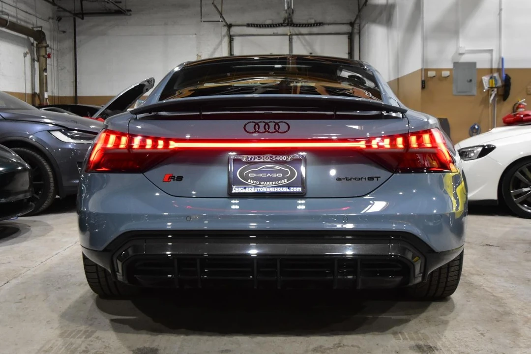 2022 Audi e-tron GT - Image 8 of 12