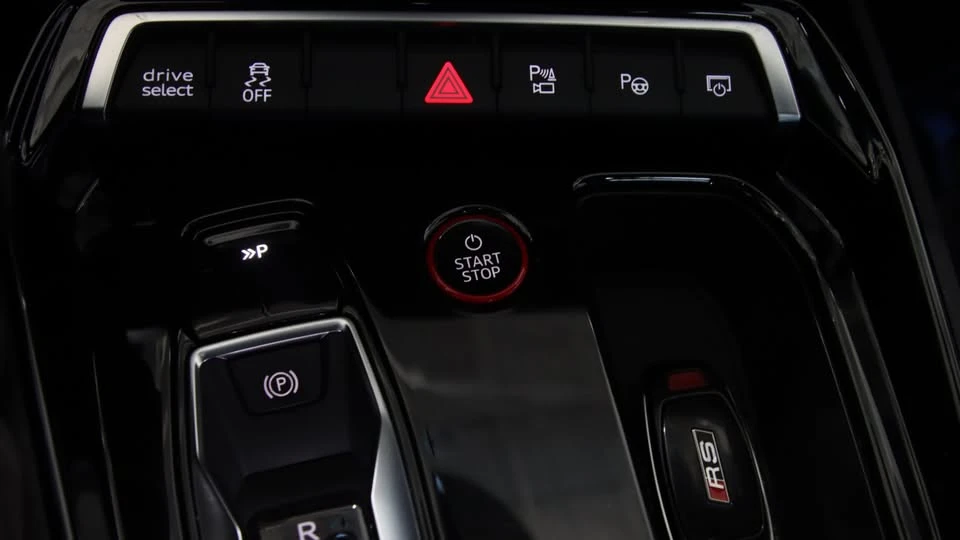 2022 Audi RS e-tron GT - Image 14 of 18