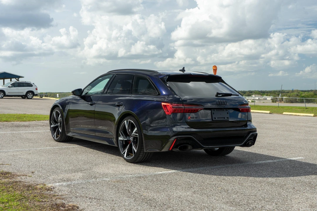 2022 Audi C8 RS6 - Image 24 of 31