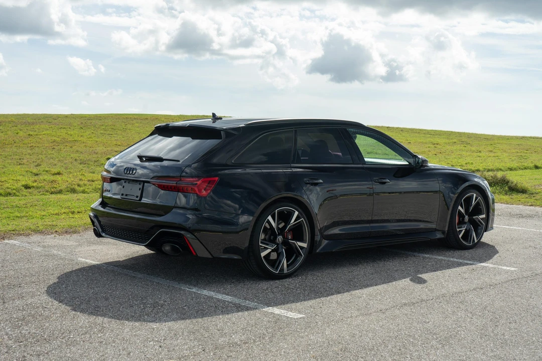 2022 Audi C8 RS6 - Image 30 of 31
