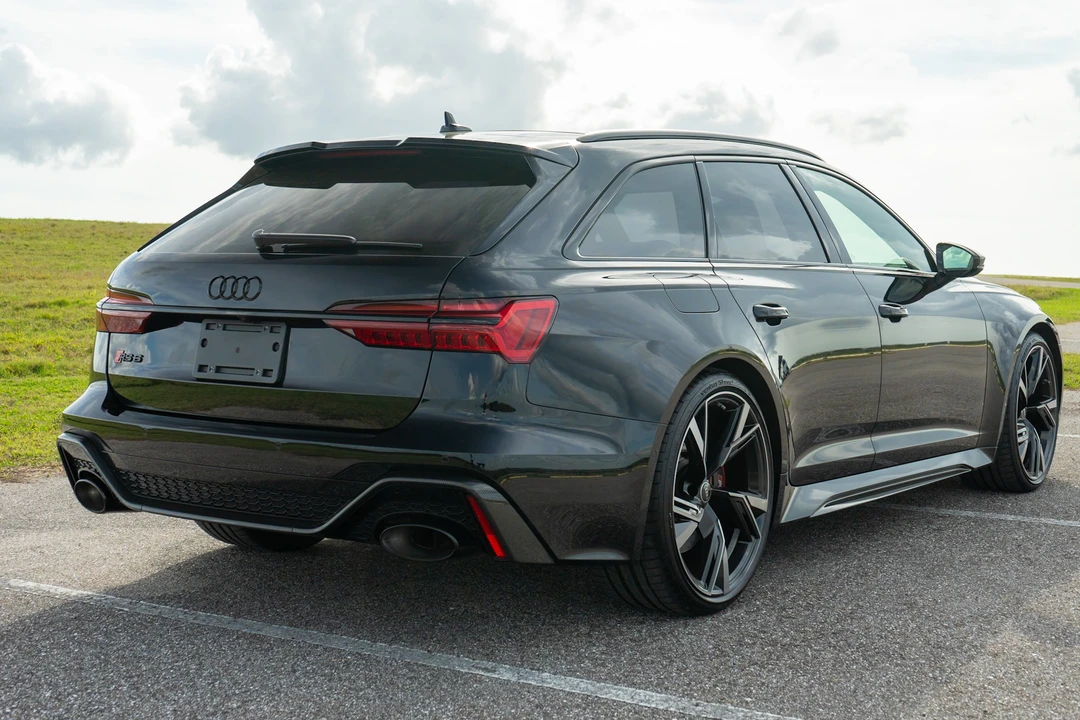 2022 Audi C8 RS6 - Image 28 of 31