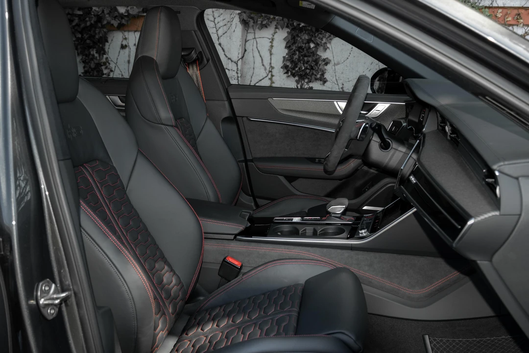 2022 Audi C8 RS6 - Image 30 of 31
