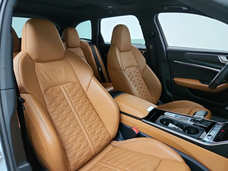 2022 Audi C8 RS6 - Image 28 of 31