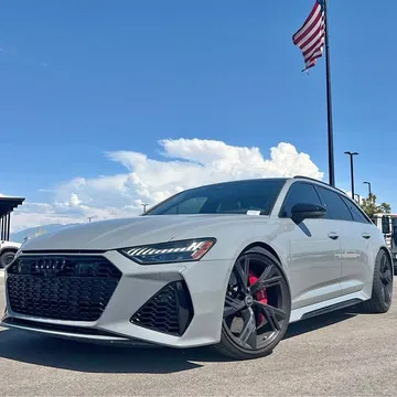 2022 Audi RS6 Avant Wagon 4D