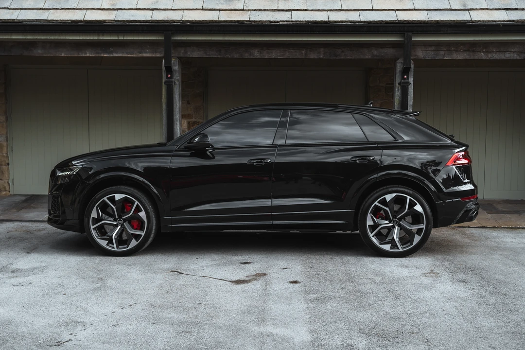 2022 Audi RS Q8 - Image 4 of 31