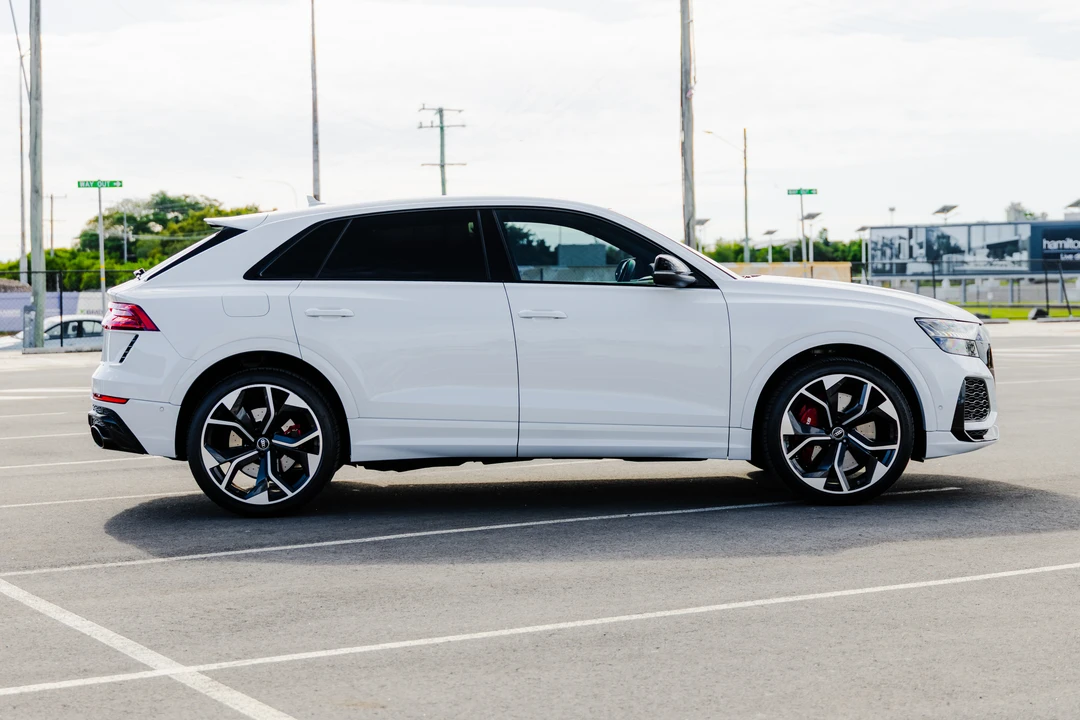 2022 Audi RS Q8 - Image 4 of 31
