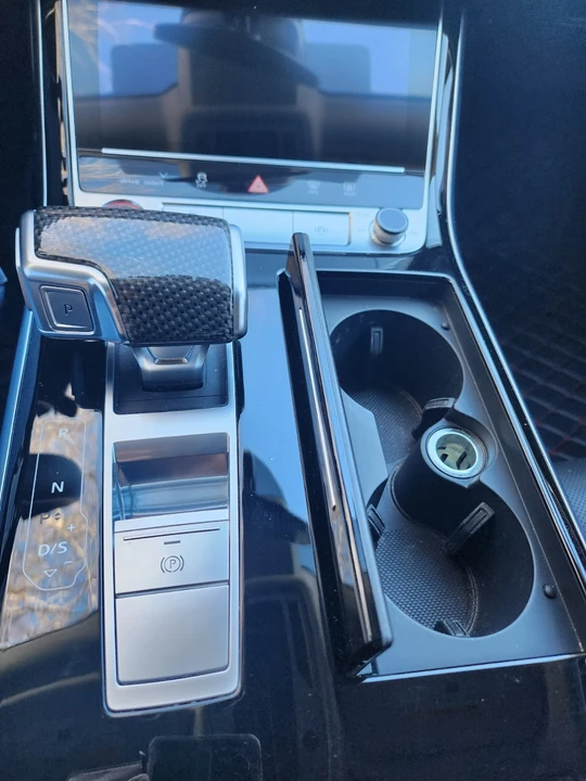 2022 Audi D5 S8 - Image 10 of 13