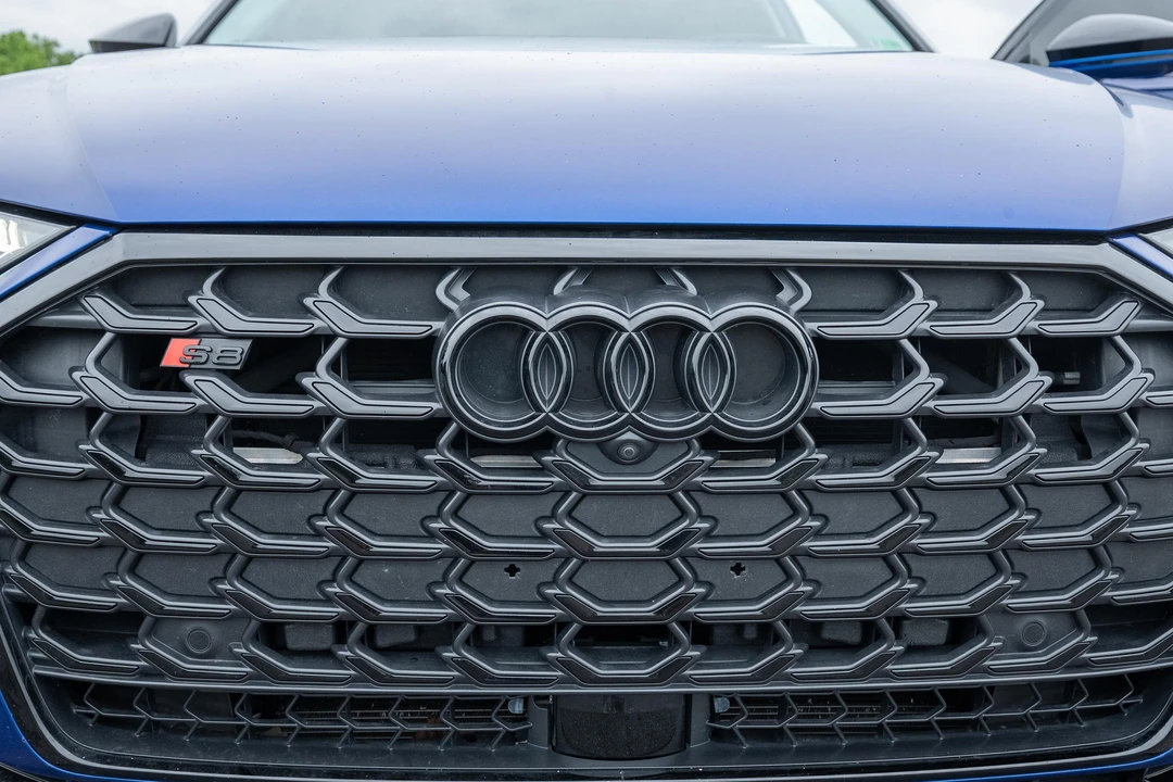 2022 Audi D5 S8 - Image 17 of 31