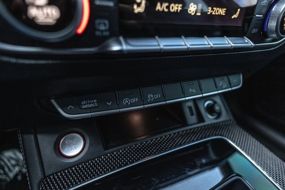 2022 Audi FY SQ5 - Image 16 of 20