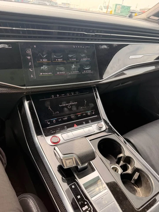 2022 Audi SQ7 - Image 8 of 9